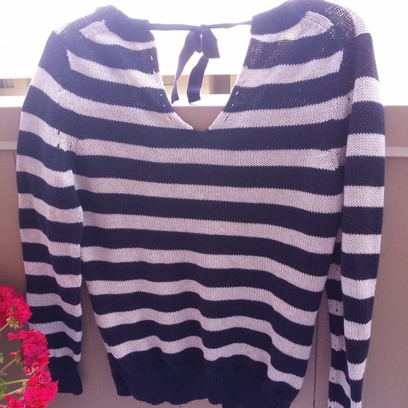 Beachy striped sweater - Picture 7 of 7